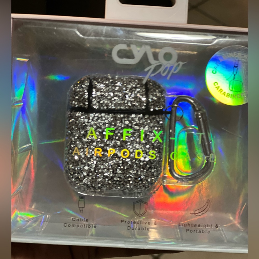 Very pretty AirPods case new